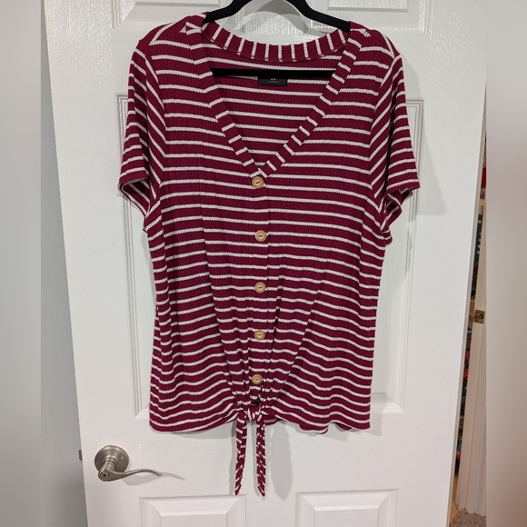 Lane Bryant Berry Striped Classic Button-Front Knit Tee With Tie-Hem Size 18/20 - Picture 2 of 10